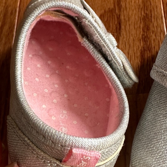 Carter's Baby-Girl's Turbo Silver Sneaker - Picture 4 of 5